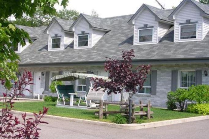 Motel Au P'Tit Sapin Mirabel Kültér fotó